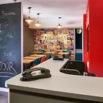 Hotelf1 Lyon Отель *