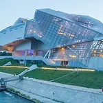 Отель Hotelf1 Lyon Солез