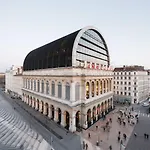Hotelf1 Lyon Отель *