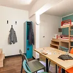 Hotelf1 Lyon Солез