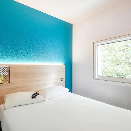 Hotelf1 Lyon Hotel *