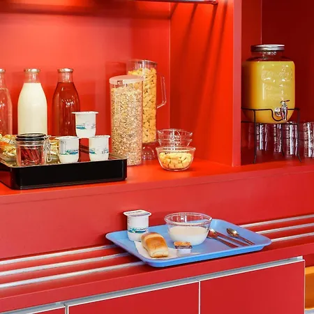 Hotelf1 Lyon Solaize