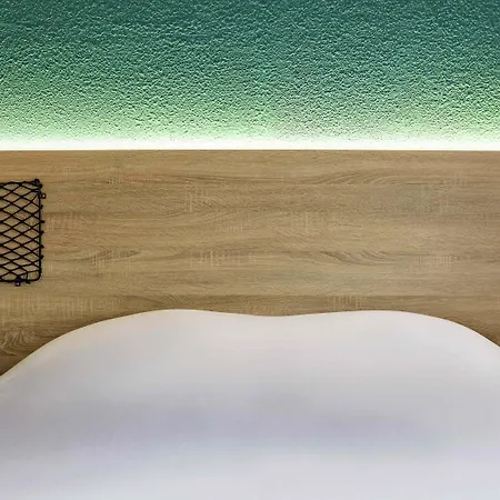 Hotelf1 Lyon Solaize