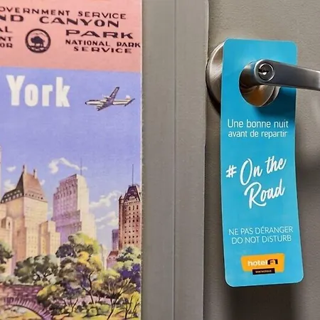 Hotelf1 Lyon * Solaize