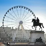 Hotelf1 Lyon * Solaize