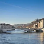 Hotelf1 Lyon *