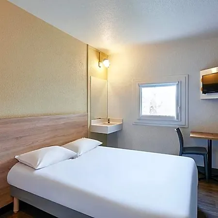 Hotelf1 Lyon Hotel *